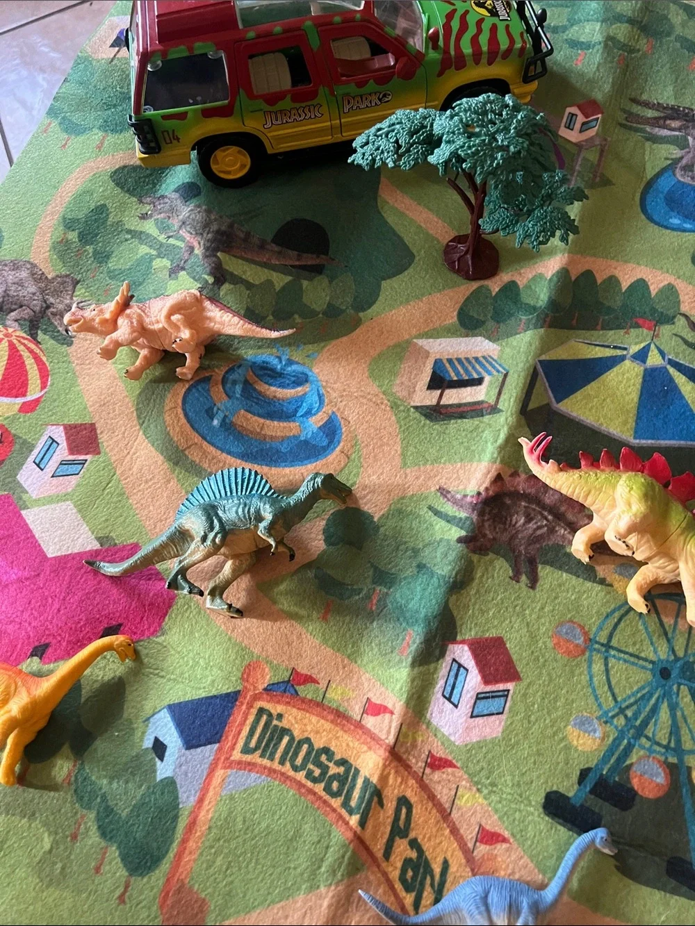 Awesome Jurassic Park pretend play mat and accessories